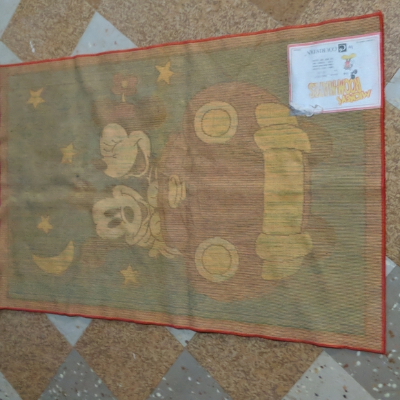 Mickey & Minnie Rug - Picture 8 of 11